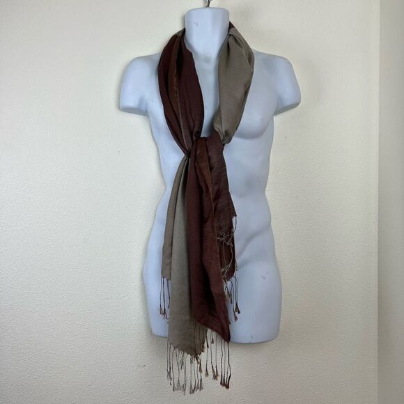 Books and Bygones 100% Silk. Made in Florence, Italy. Large Scarf / Shawl. Brown - Picture 9 of 12